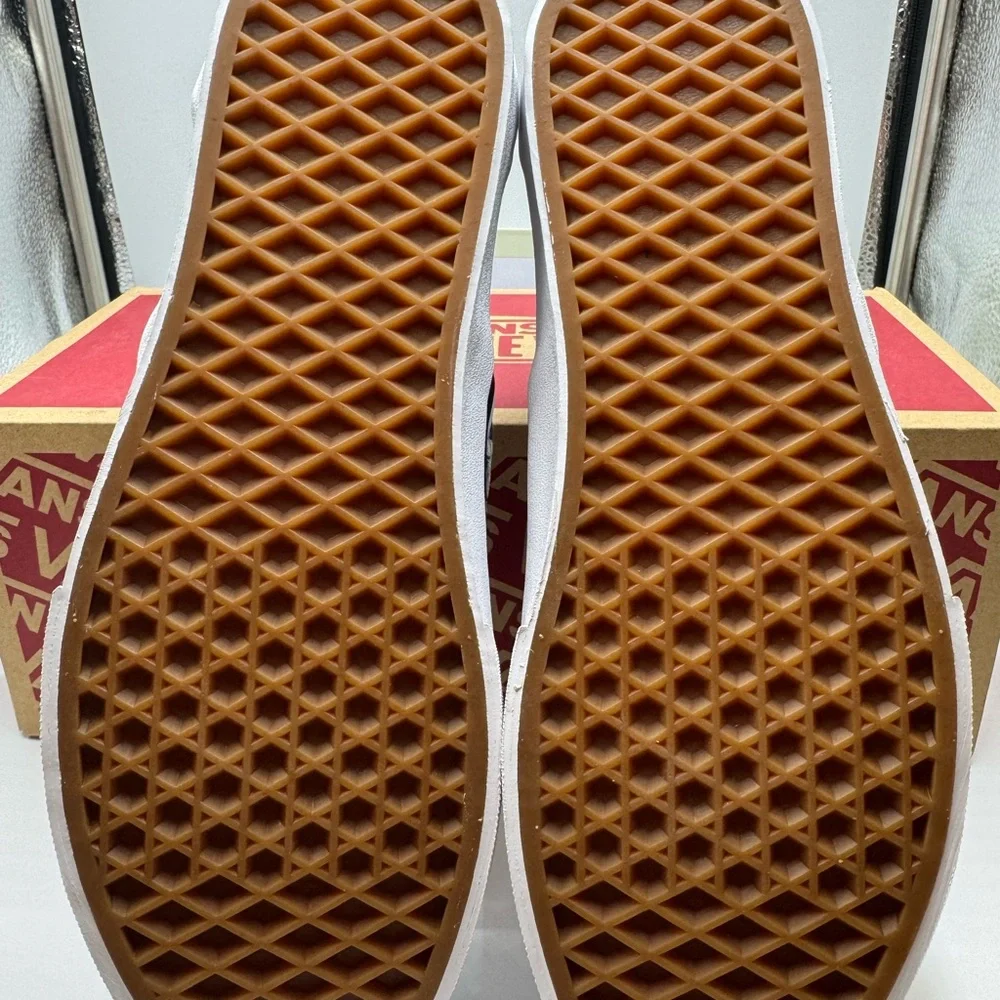 Vans NWT Classic Slip On Logo Mashup Print Sneakers 8W 6.5M - Picture 8 of 8